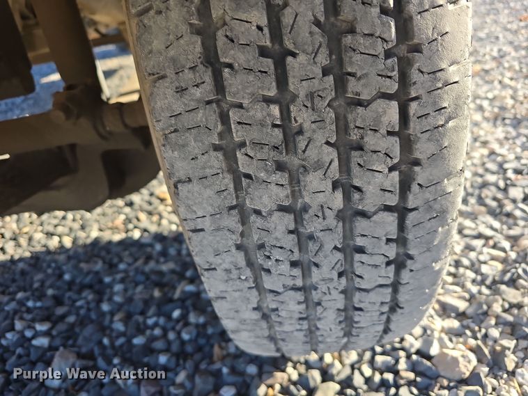 image for item DW3819 1995 Ford F-Super Duty flatbed truck