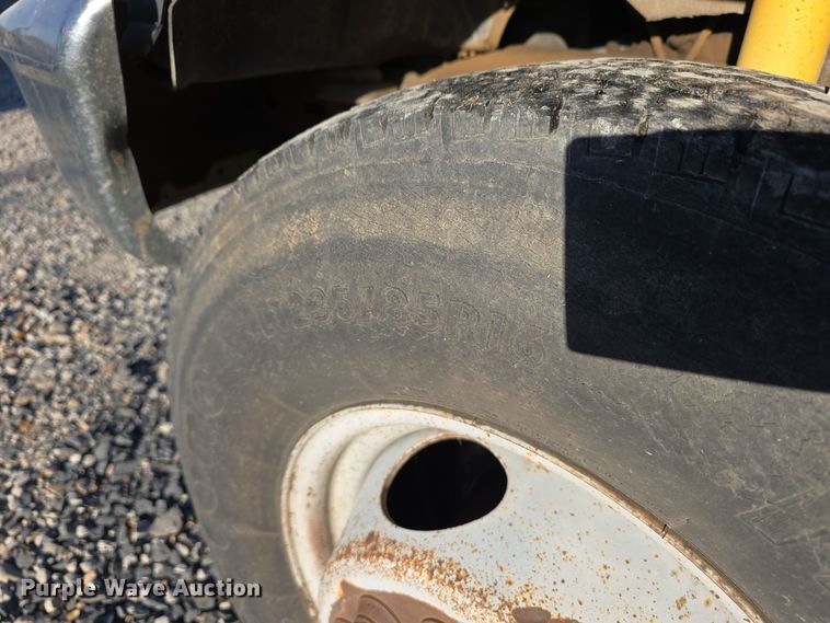 image for item DW3819 1995 Ford F-Super Duty flatbed truck