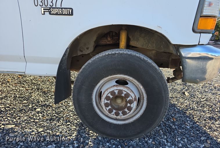 image for item DW3819 1995 Ford F-Super Duty flatbed truck