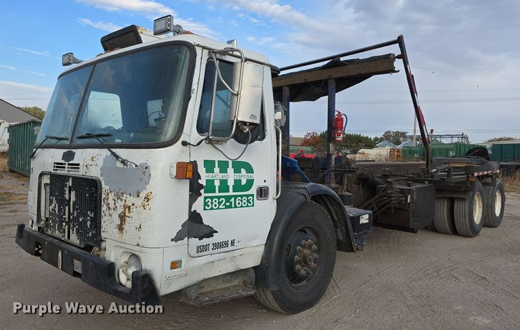 image for item DW3846 2006 AutoCar XPeditor roll-off container truck