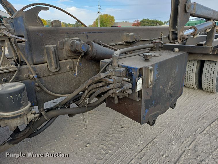 image for item DW3846 2006 AutoCar XPeditor roll-off container truck