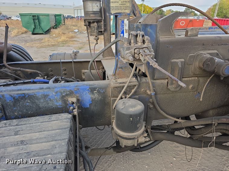 image for item DW3846 2006 AutoCar XPeditor roll-off container truck