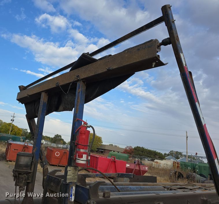 image for item DW3846 2006 AutoCar XPeditor roll-off container truck