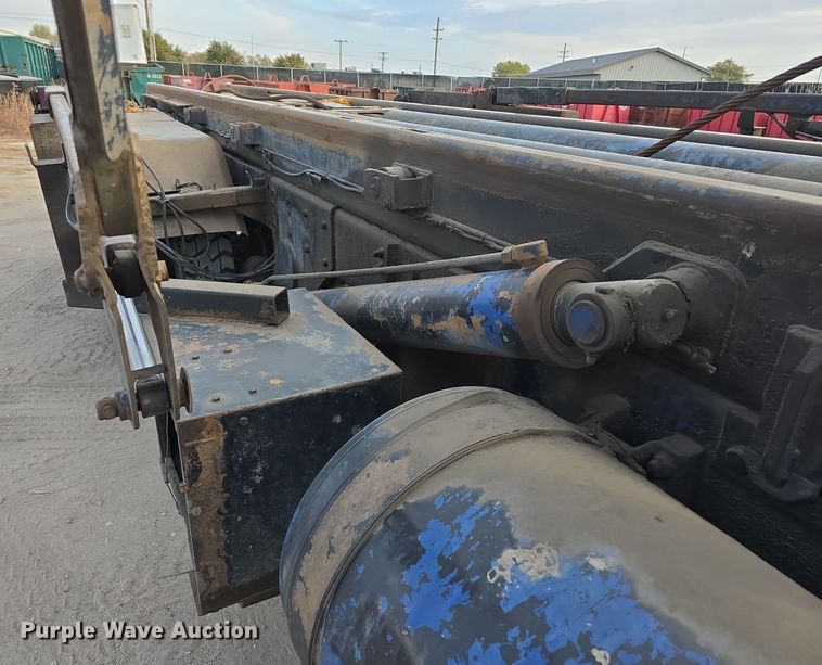 image for item DW3846 2006 AutoCar XPeditor roll-off container truck