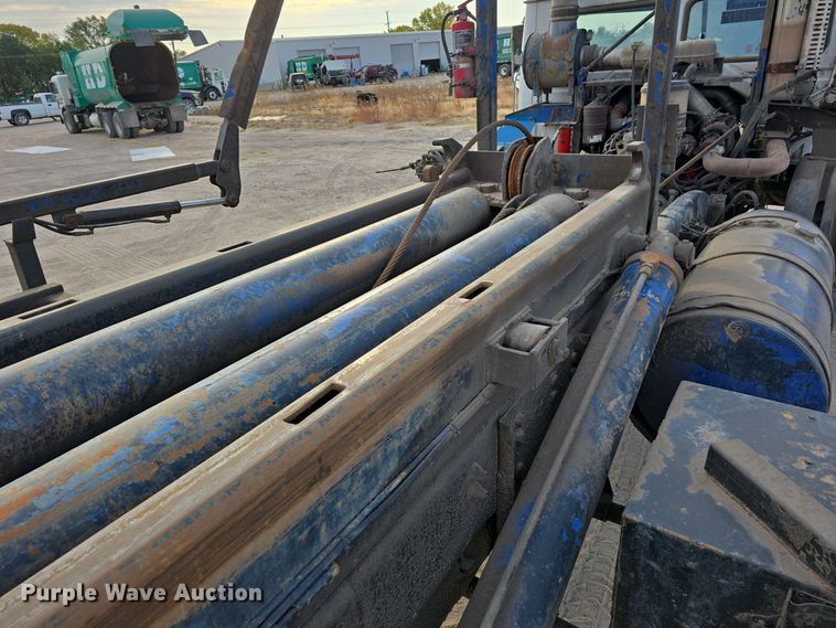 image for item DW3846 2006 AutoCar XPeditor roll-off container truck