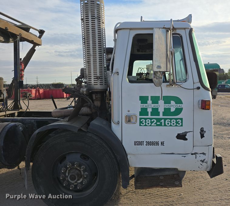 image for item DW3846 2006 AutoCar XPeditor roll-off container truck