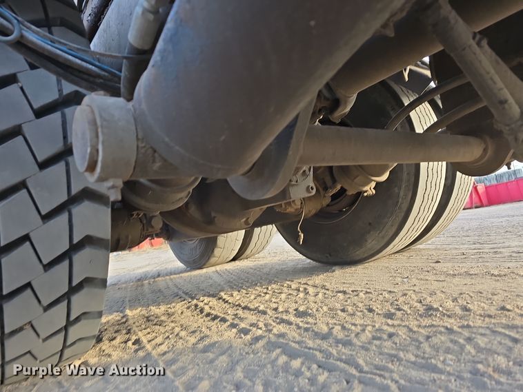 image for item DW3846 2006 AutoCar XPeditor roll-off container truck