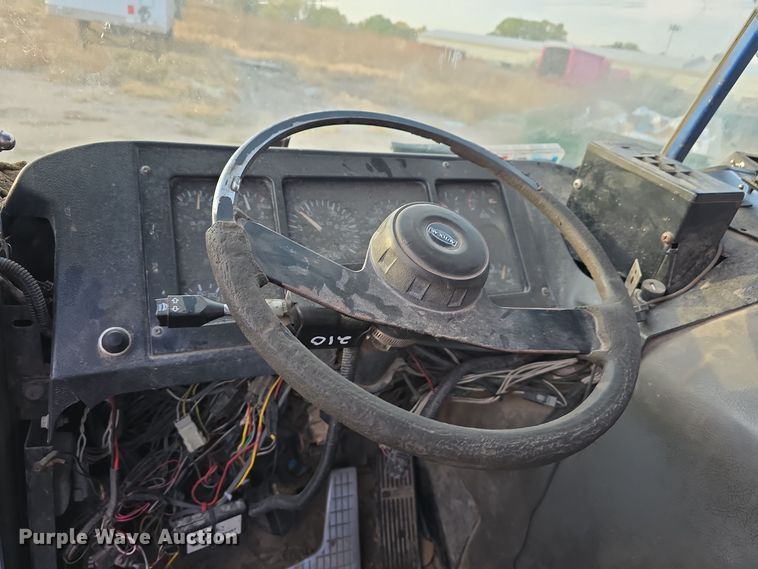 image for item DW3846 2006 AutoCar XPeditor roll-off container truck