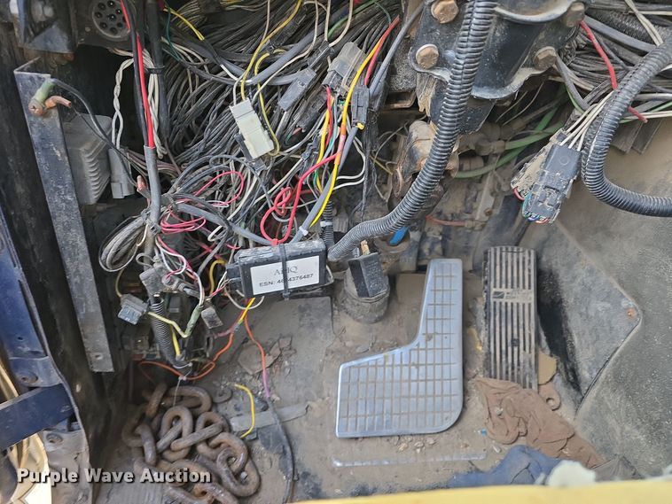 image for item DW3846 2006 AutoCar XPeditor roll-off container truck