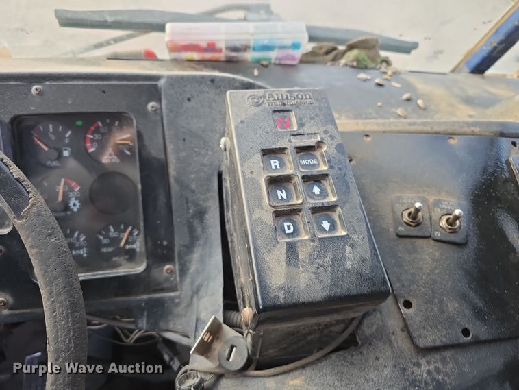 image for item DW3846 2006 AutoCar XPeditor roll-off container truck