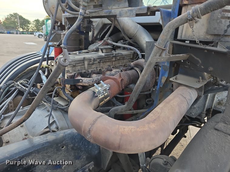 image for item DW3846 2006 AutoCar XPeditor roll-off container truck