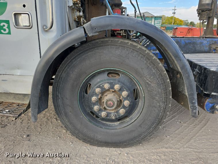 image for item DW3846 2006 AutoCar XPeditor roll-off container truck