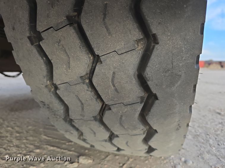 image for item DW3846 2006 AutoCar XPeditor roll-off container truck