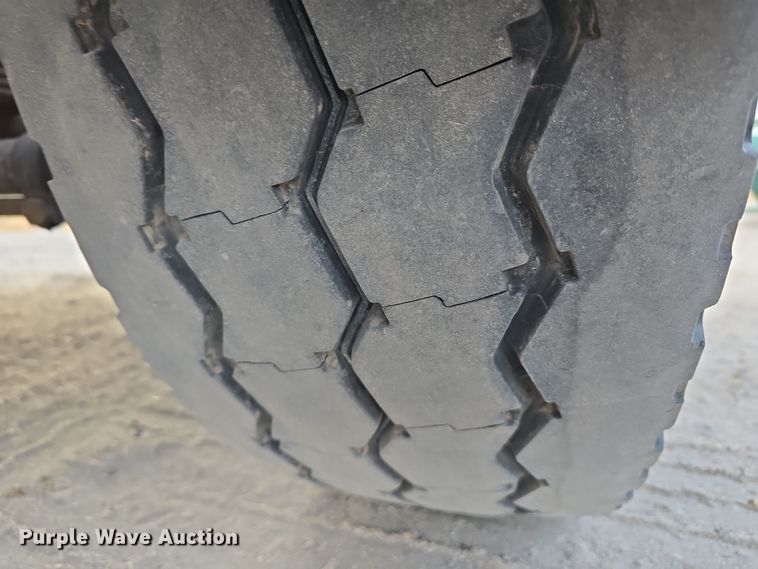 image for item DW3846 2006 AutoCar XPeditor roll-off container truck