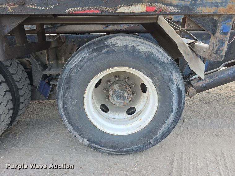 image for item DW3846 2006 AutoCar XPeditor roll-off container truck