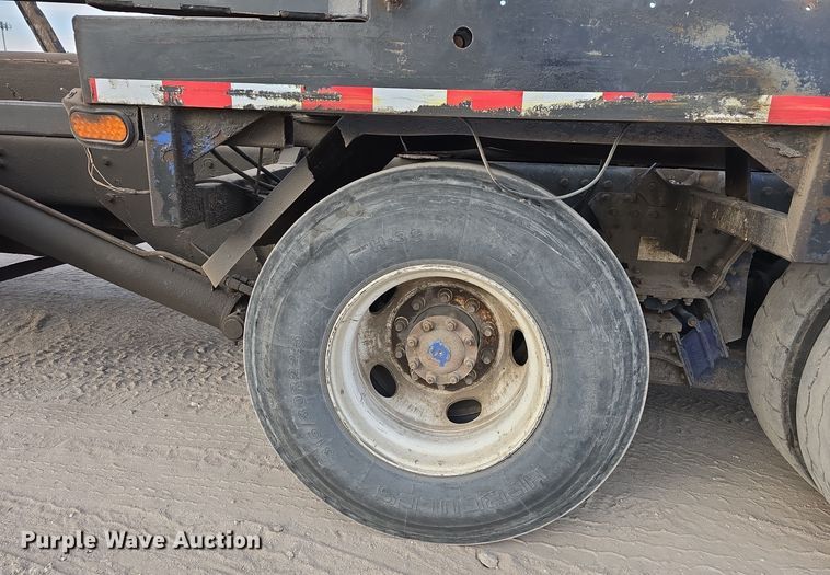 image for item DW3846 2006 AutoCar XPeditor roll-off container truck