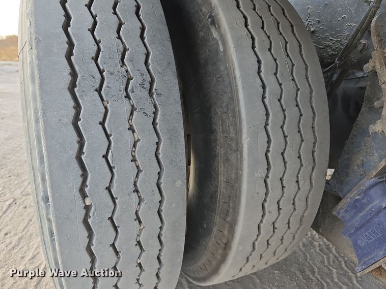 image for item DW3846 2006 AutoCar XPeditor roll-off container truck