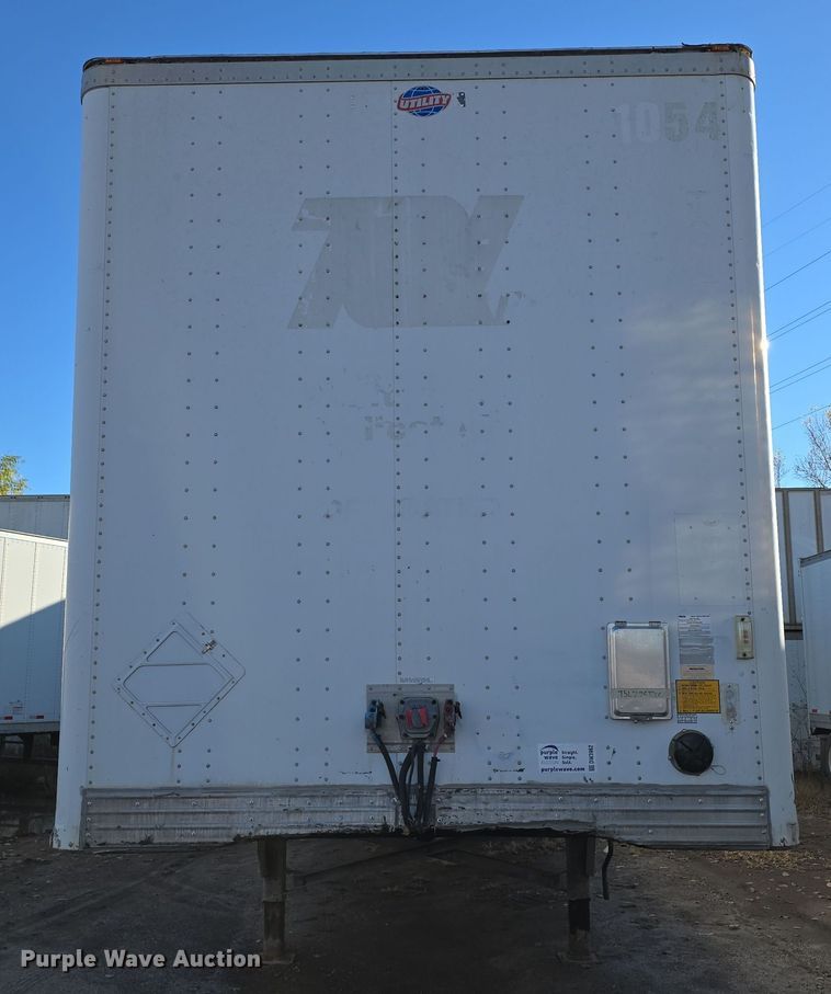 image for item DW3962 2005 Utility dry van trailer