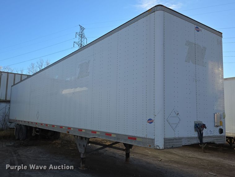 image for item DW3962 2005 Utility dry van trailer