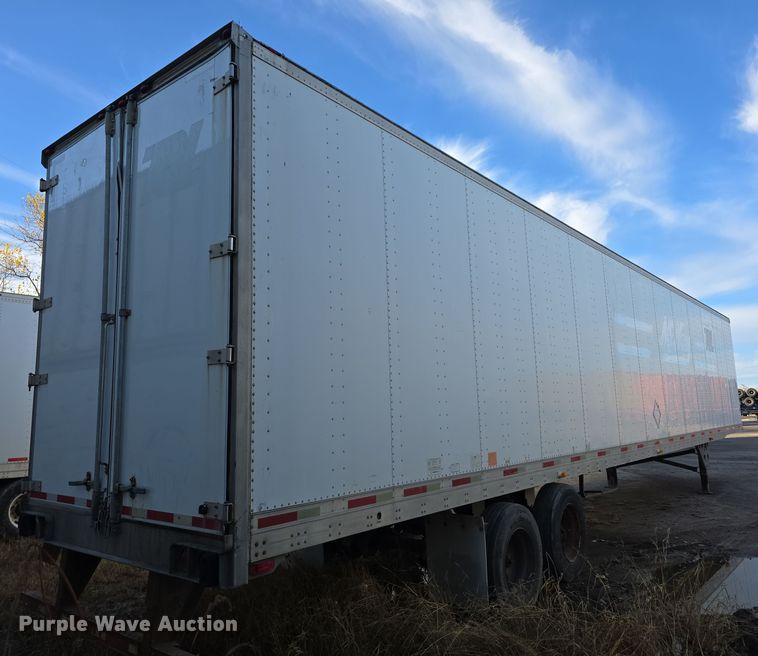 image for item DW3962 2005 Utility dry van trailer