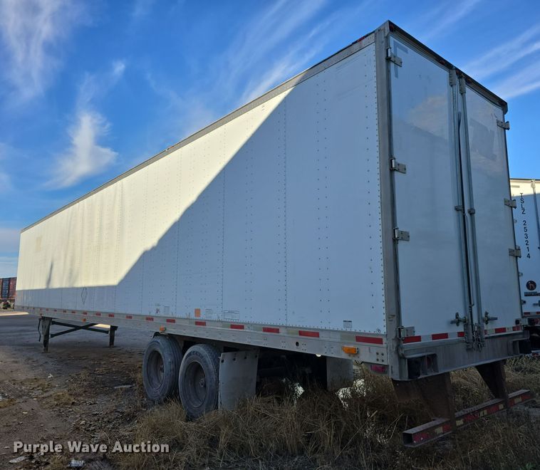 image for item DW3962 2005 Utility dry van trailer