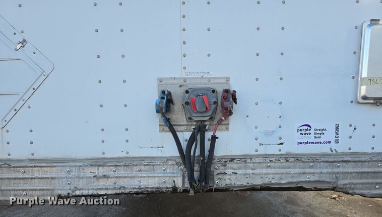 image for item DW3962 2005 Utility dry van trailer