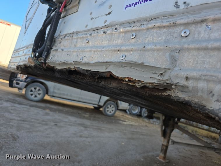 image for item DW3962 2005 Utility dry van trailer