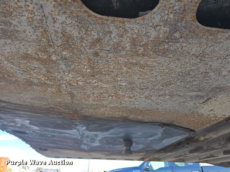 image for item DW3962 2005 Utility dry van trailer