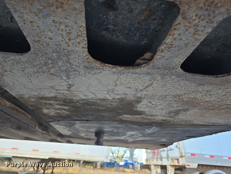 image for item DW3962 2005 Utility dry van trailer