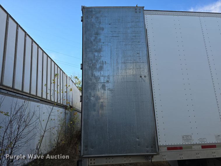 image for item DW3962 2005 Utility dry van trailer