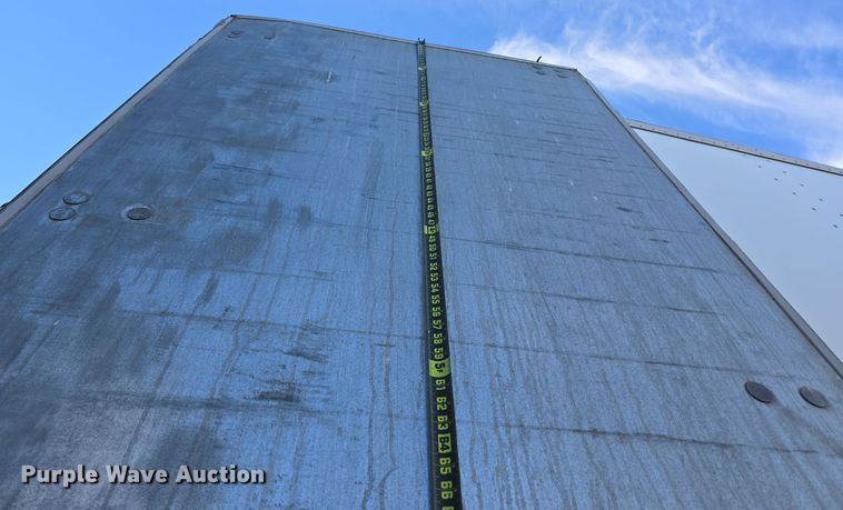 image for item DW3962 2005 Utility dry van trailer