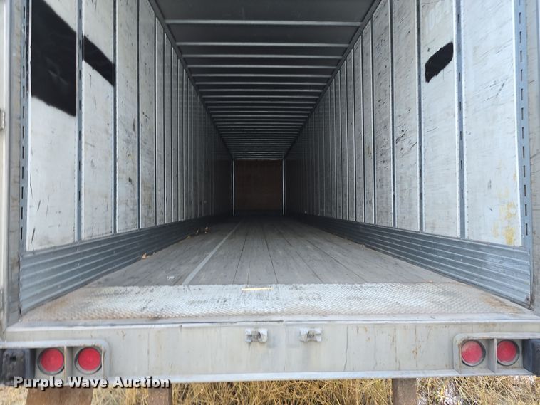 image for item DW3962 2005 Utility dry van trailer