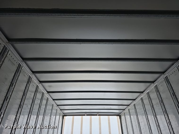 image for item DW3962 2005 Utility dry van trailer