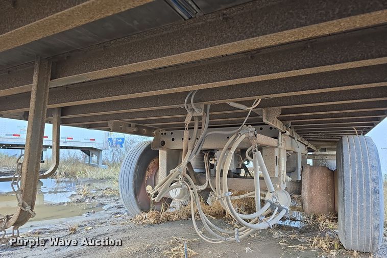 image for item DW3962 2005 Utility dry van trailer