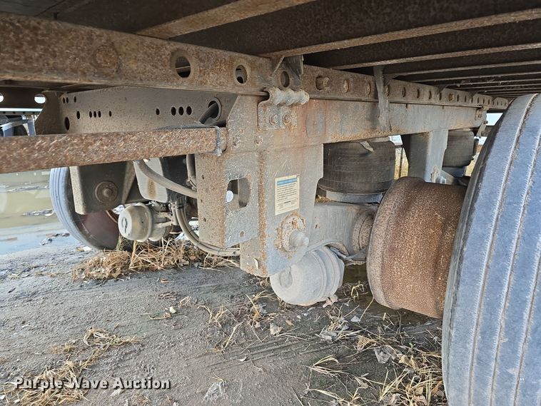 image for item DW3962 2005 Utility dry van trailer