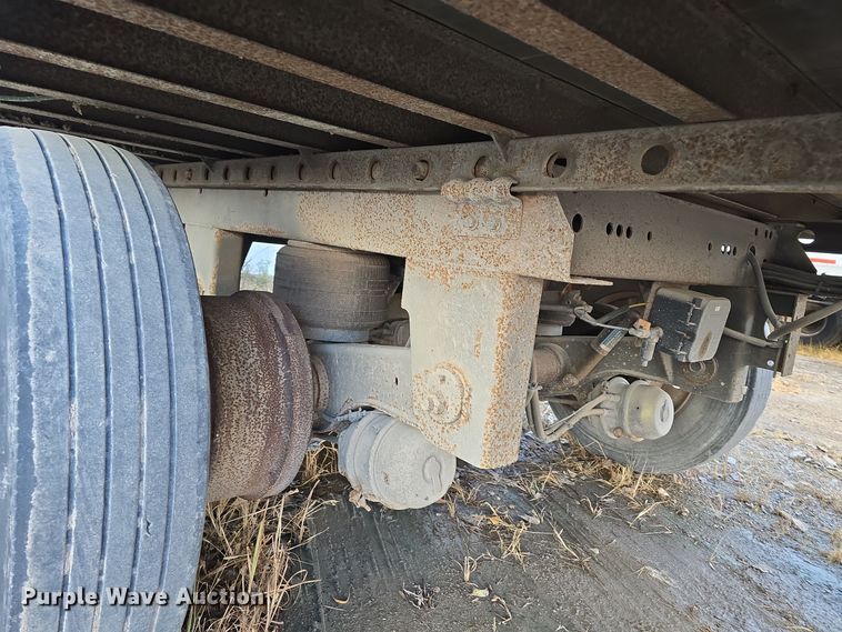 image for item DW3962 2005 Utility dry van trailer
