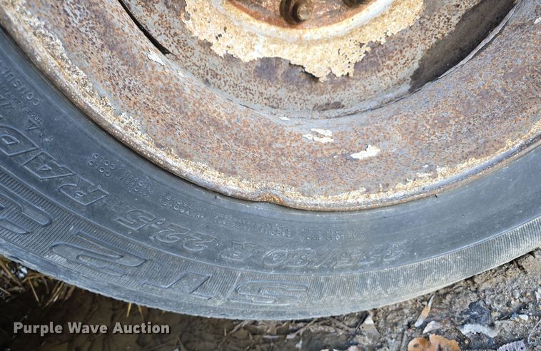 image for item DW3962 2005 Utility dry van trailer