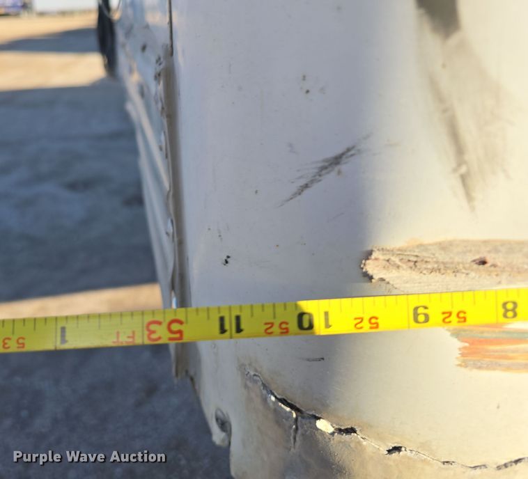 image for item DW3962 2005 Utility dry van trailer