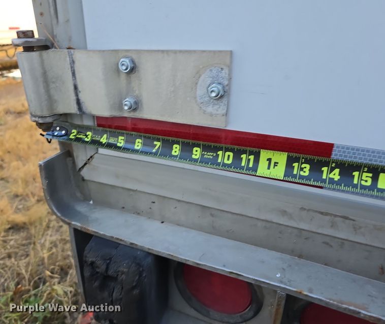 image for item DW3962 2005 Utility dry van trailer