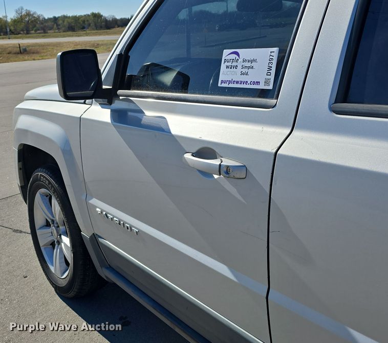 image for item DW3971 2011 Jeep Patriot SUV