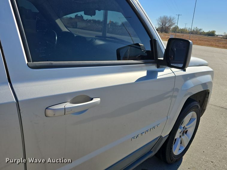 image for item DW3971 2011 Jeep Patriot SUV