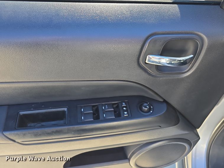 image for item DW3971 2011 Jeep Patriot SUV