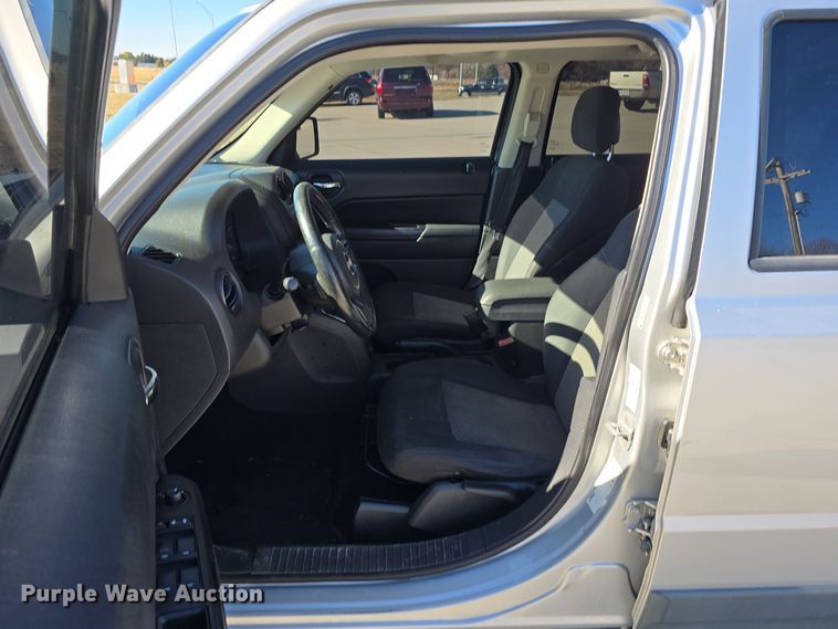 image for item DW3971 2011 Jeep Patriot SUV