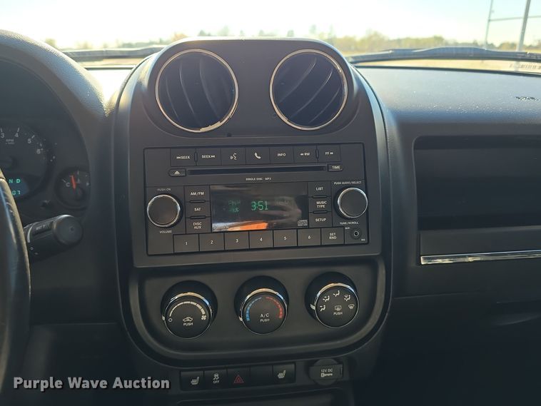 image for item DW3971 2011 Jeep Patriot SUV