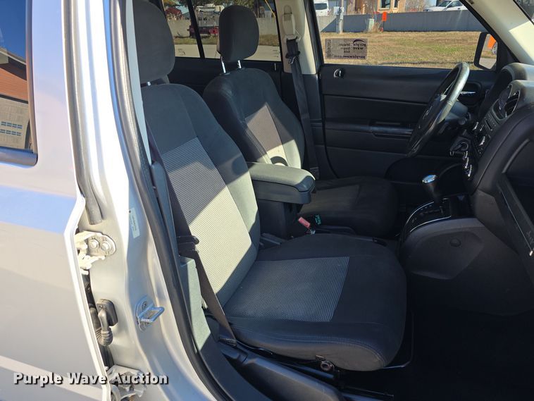 image for item DW3971 2011 Jeep Patriot SUV