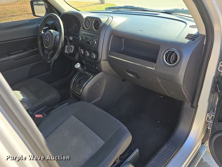 image for item DW3971 2011 Jeep Patriot SUV