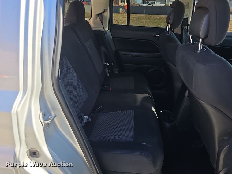 image for item DW3971 2011 Jeep Patriot SUV