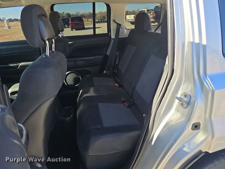 image for item DW3971 2011 Jeep Patriot SUV