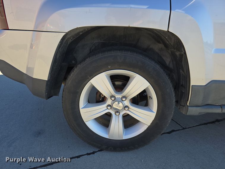 image for item DW3971 2011 Jeep Patriot SUV