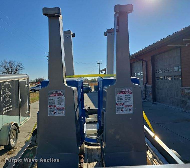 image for item DW3973 (2) 2021 Bennett fuel pumps